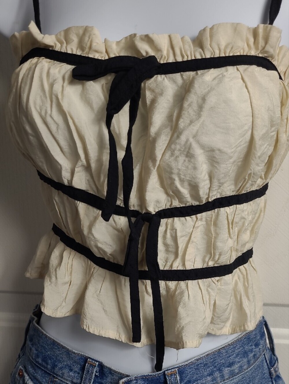 Beige Ruffle-Trim Tie-Front Cropped Camisole - Picture 4 of 11